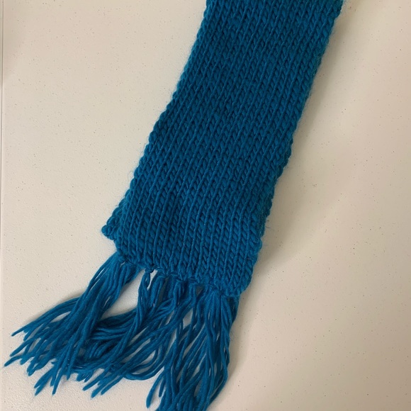 Turquoise scarf - Picture 2 of 2